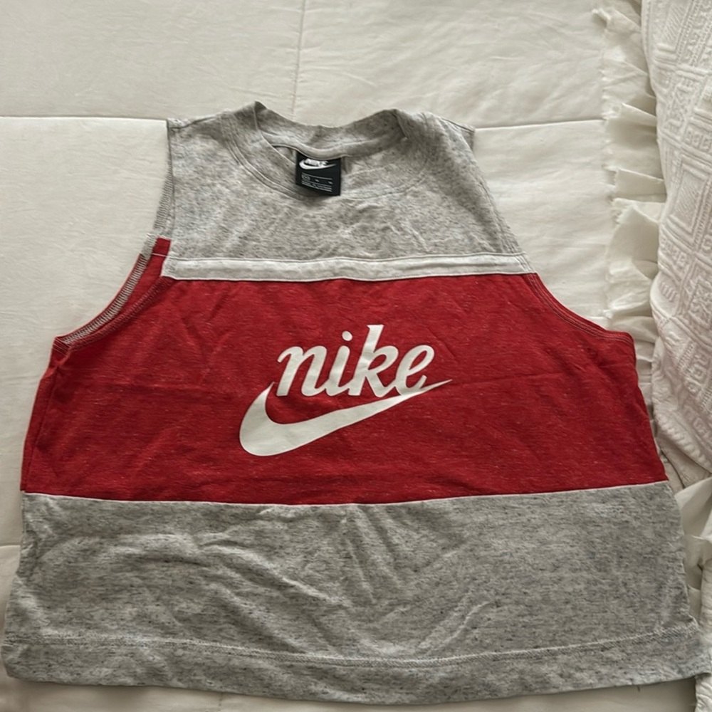 Nike workout shirt size medium